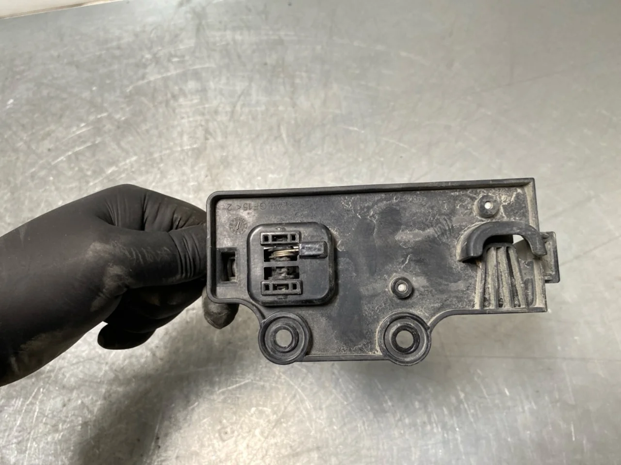 Tesla MODEL S 2013- Hood latch view 3
