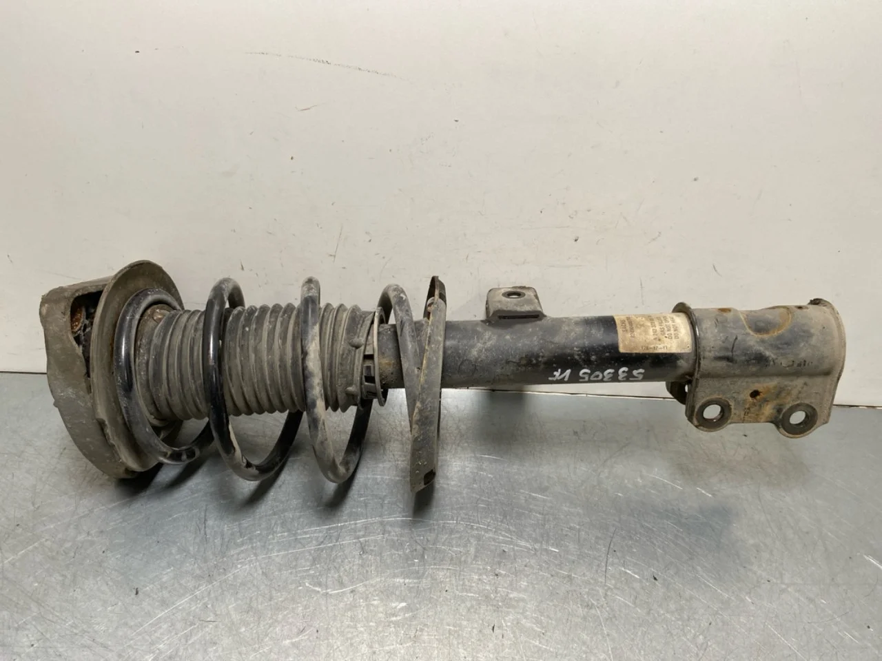 Mercedes B 180-200 W246/W242 2012-19 Rugóstag (gólyaláb), első, bal nézet 2
