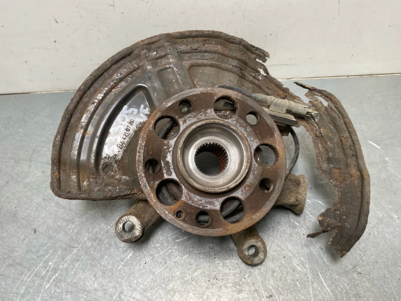 Mercedes B 180-200 W246/W242 2012-19 Csonkállvány, bal első