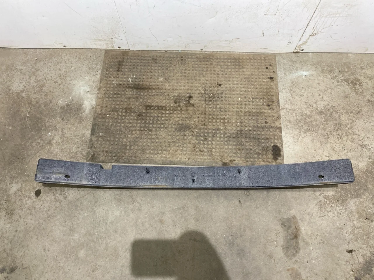Tesla MODEL S 2013- Bumper impact absorber, front view 2