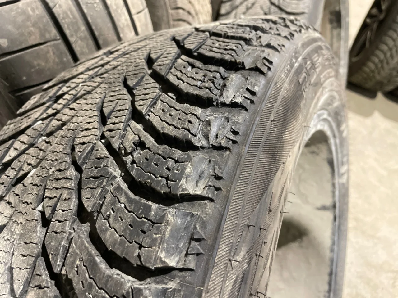 Mercedes EQC 2020- Winter tire with rim view 4