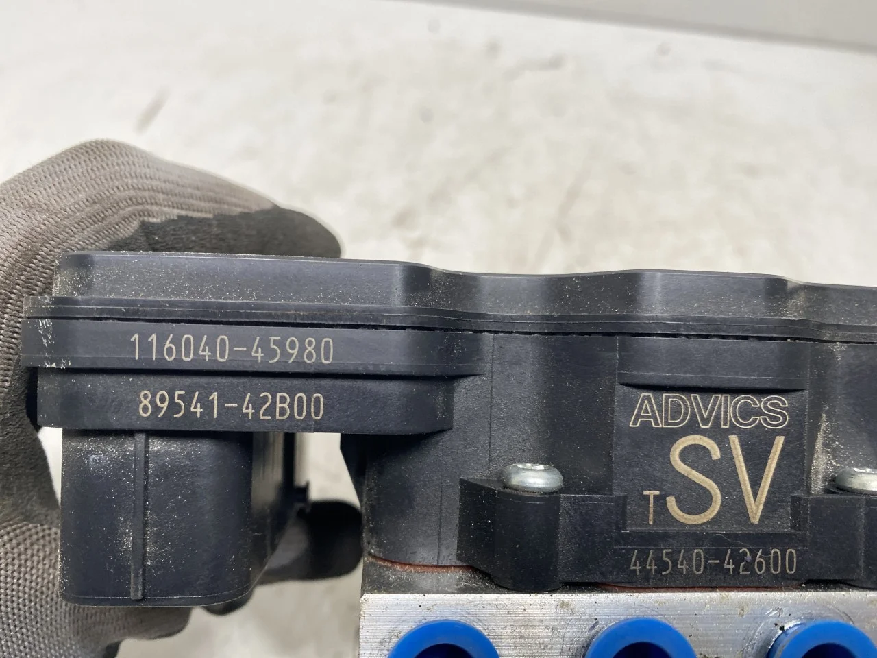 Toyota BZ4X EA10 2022- ABS hidraulika egység (tömb) nézet 4