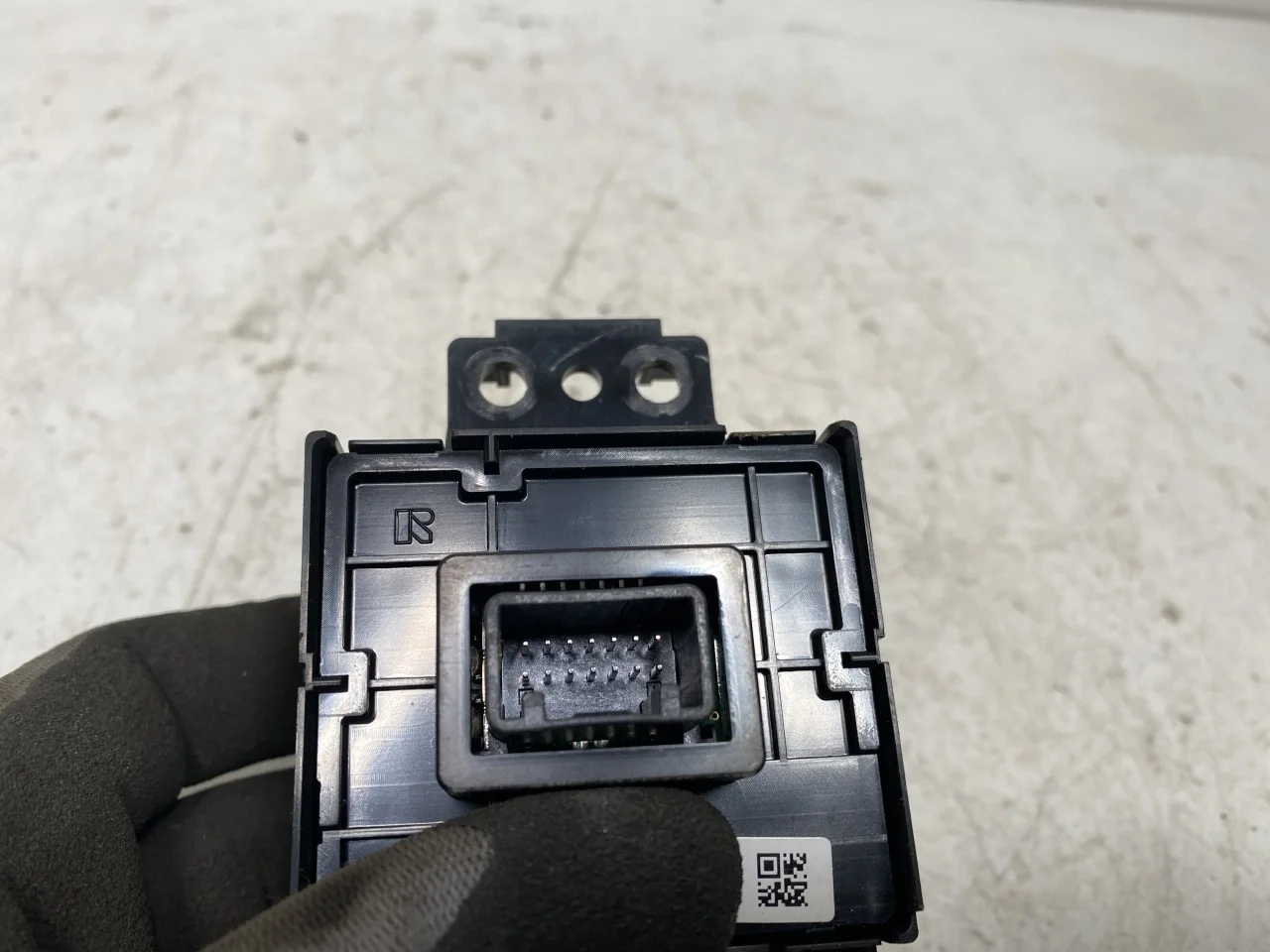 Toyota BZ4X EA10 2022- Egyéb kapcsolók nézet 3