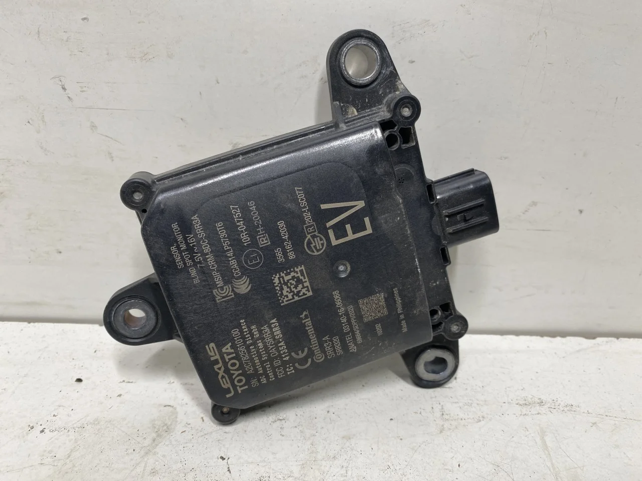 Toyota BZ4X EA10 2022- Aktív ütközésvédelem érzékelő