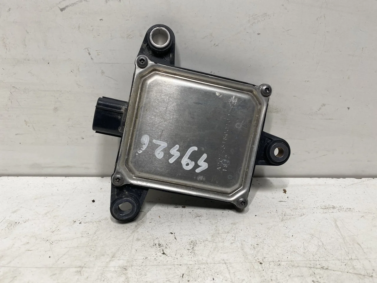 Toyota BZ4X EA10 2022- Aktív ütközésvédelem érzékelő nézet 2