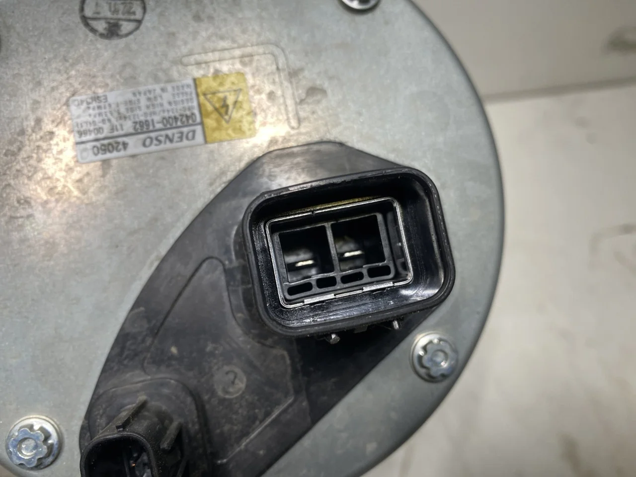 Toyota BZ4X EA10 2022- Klímakompresszor nézet 3