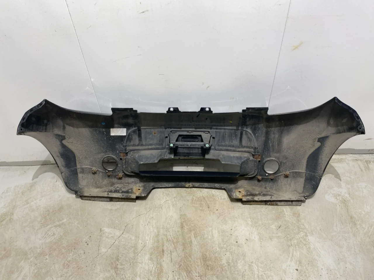 Mitsubishi I-MIEV Front bumper view 2