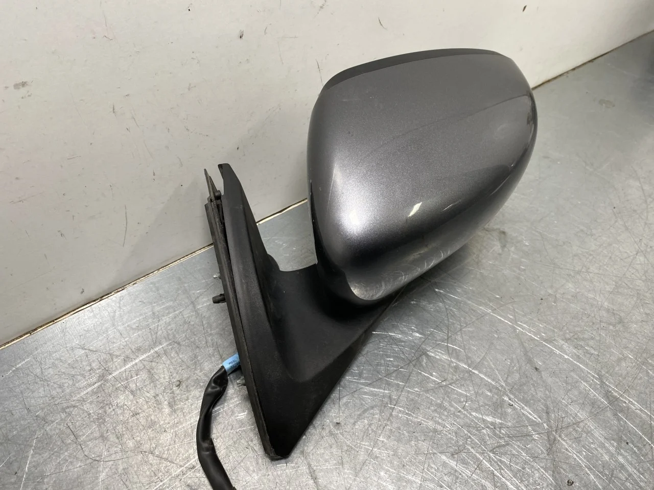 Nissan LEAF 2017-24 Left power mirror view 3