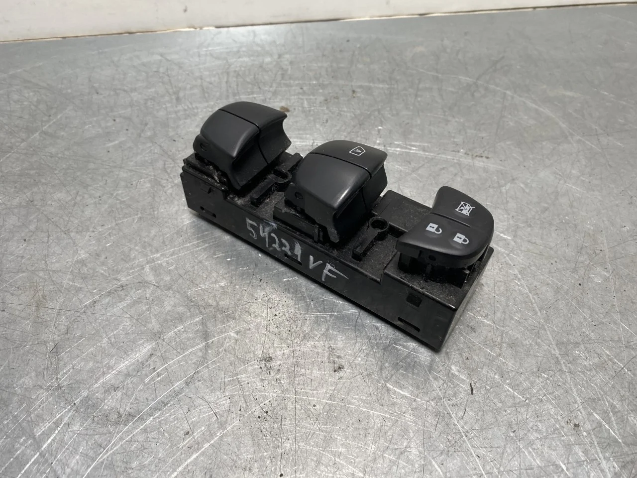 Nissan LEAF 2017-24 Window regulator switch view 3