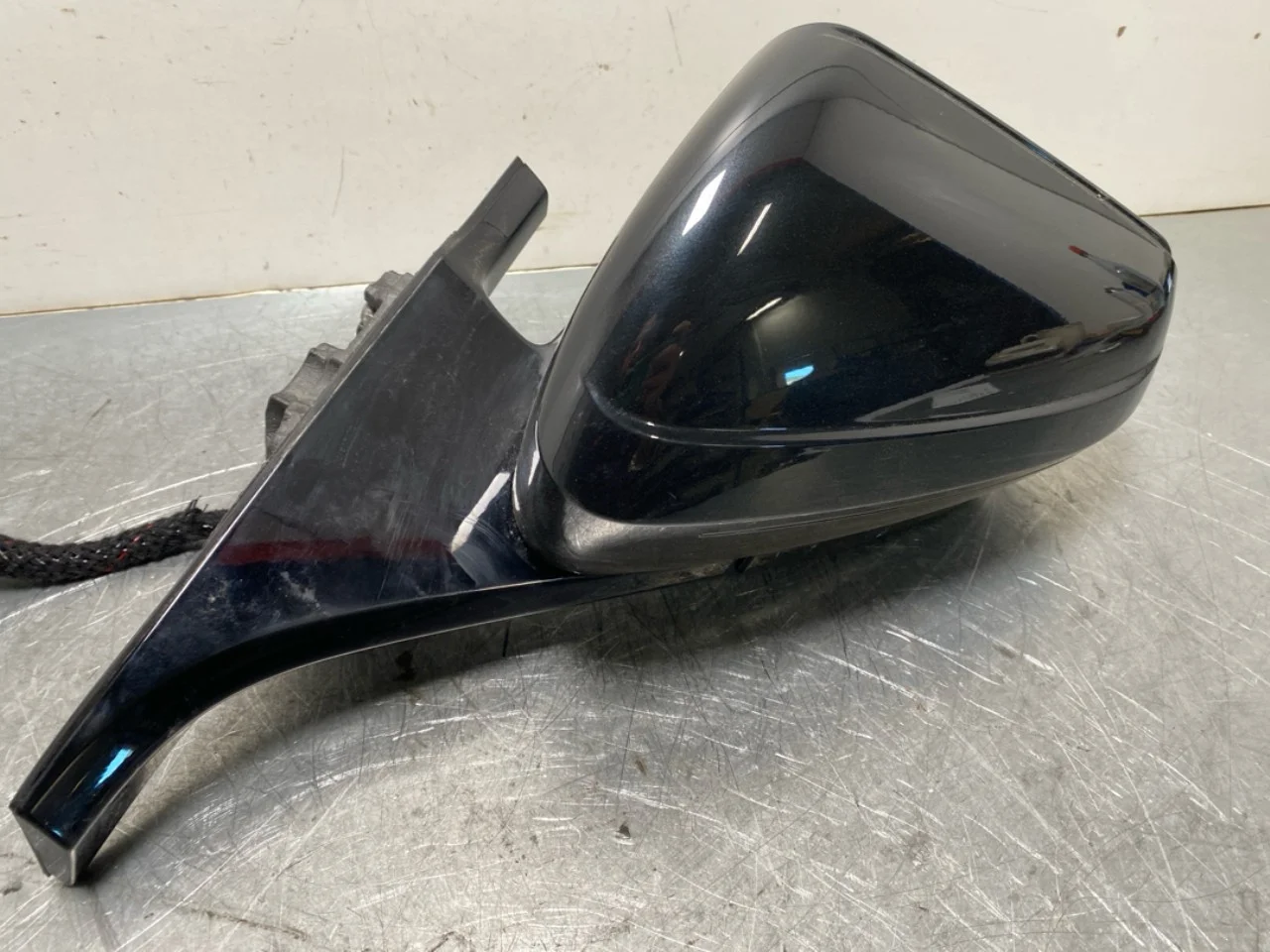 BMW IX 2022- Left power mirror view 2