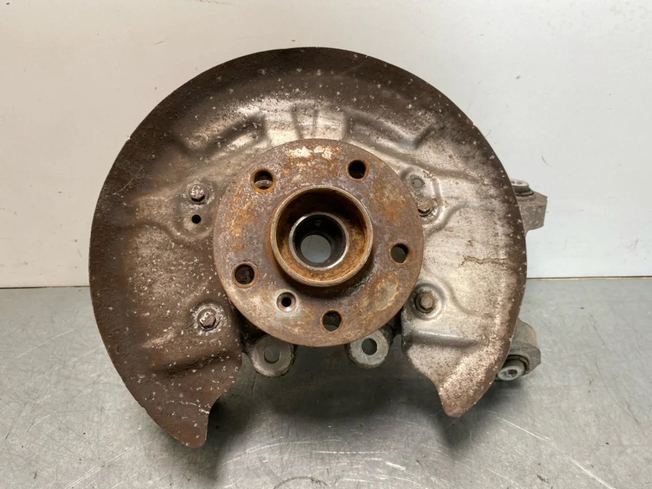 BMW I3 I01 2013-22 Stub axle carrier, right rear