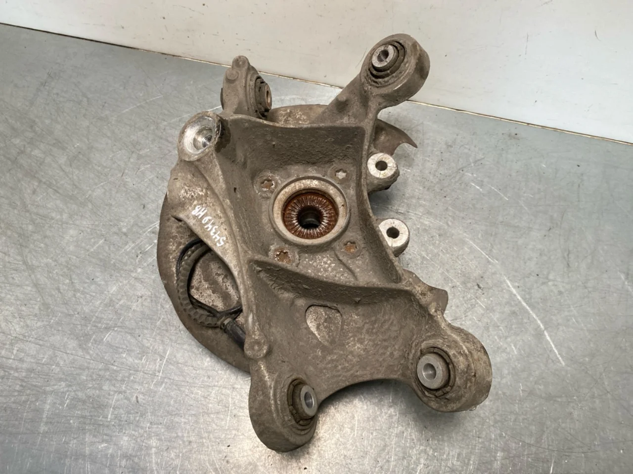 BMW I3 I01 2013-22 Stub axle carrier, right rear view 2