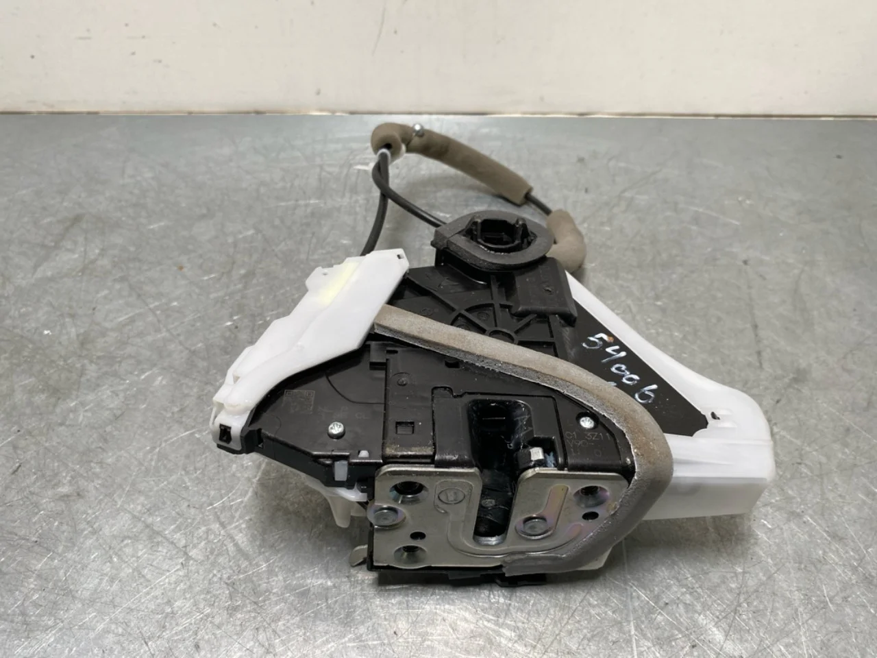 Nissan ARIYA 2021- Door lock housing