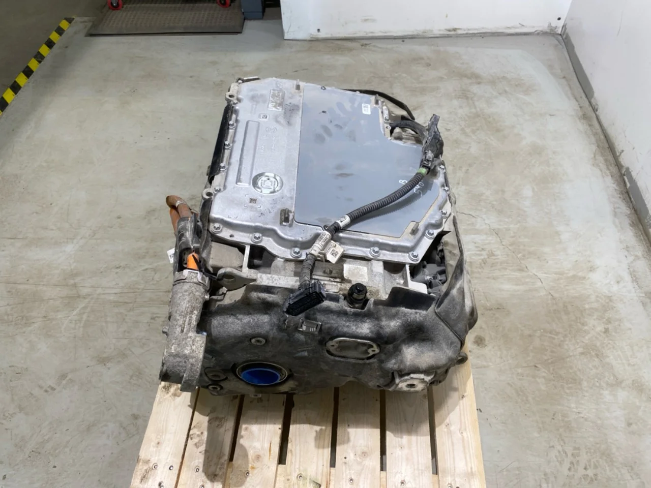 BMW IX 2022- Elektromos motor, hátsó nézet 4