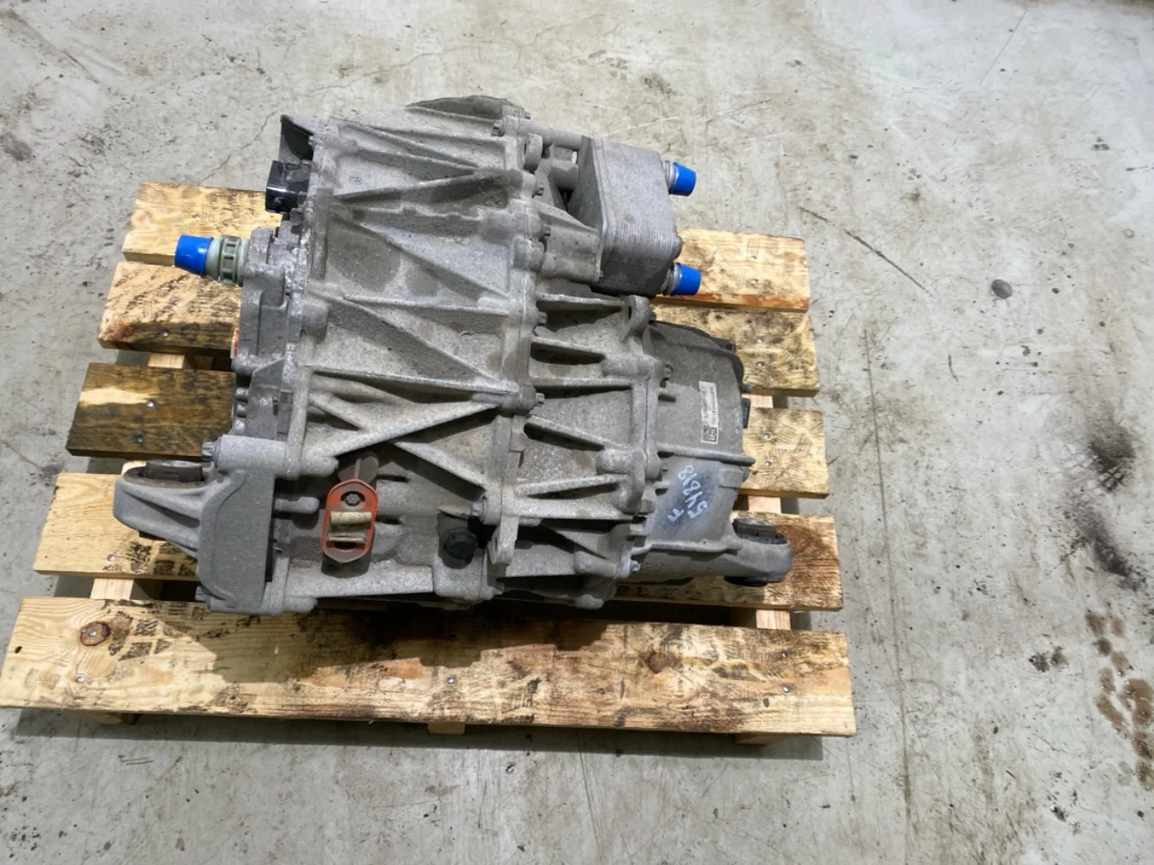 Tesla MODEL 3 2017--> Elektromos motor, első