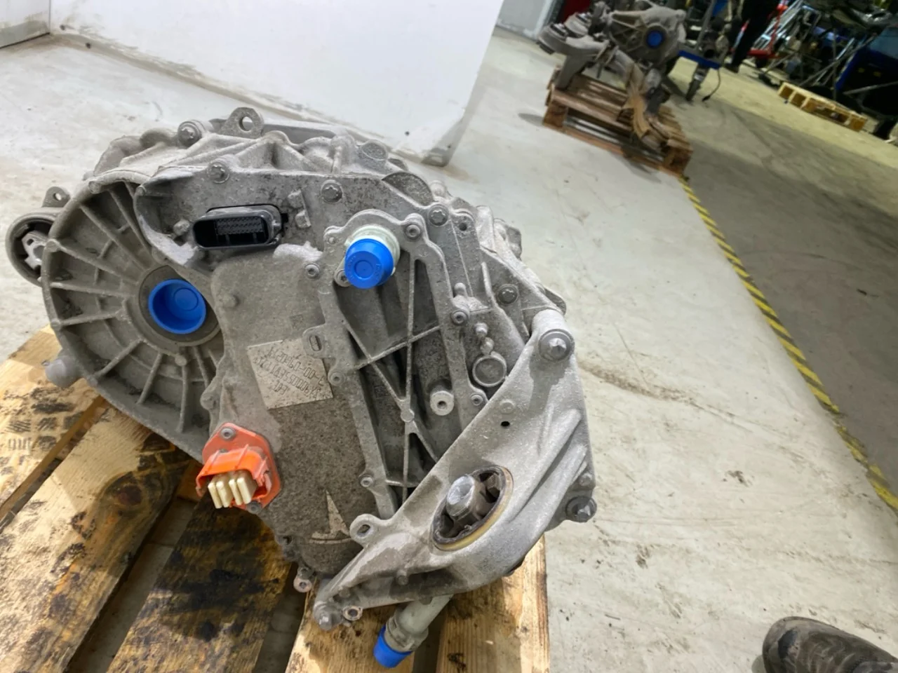 Tesla MODEL 3 2017--> Elektromos motor, első nézet 2