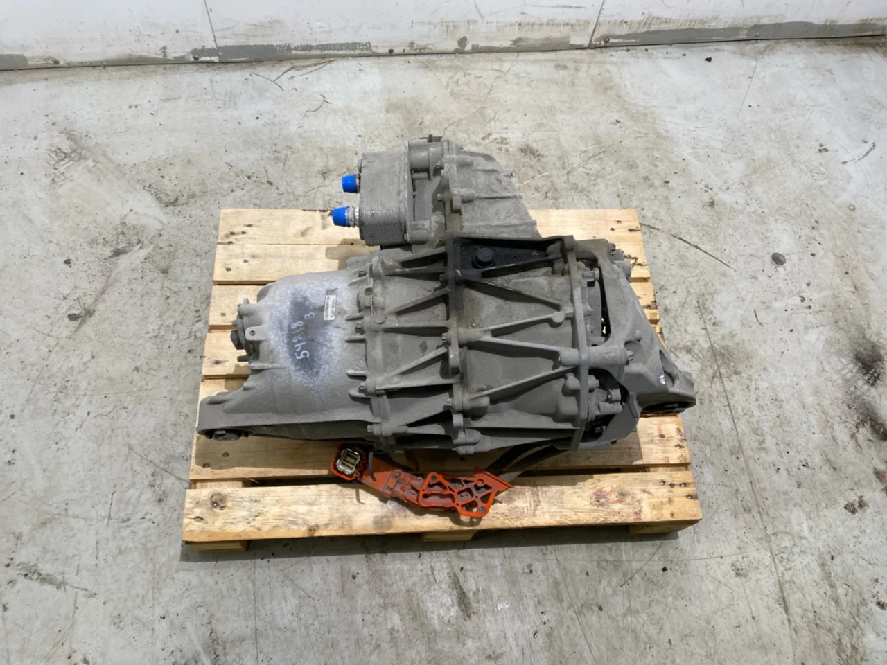 Tesla MODEL 3 2017--> Rear electric motor