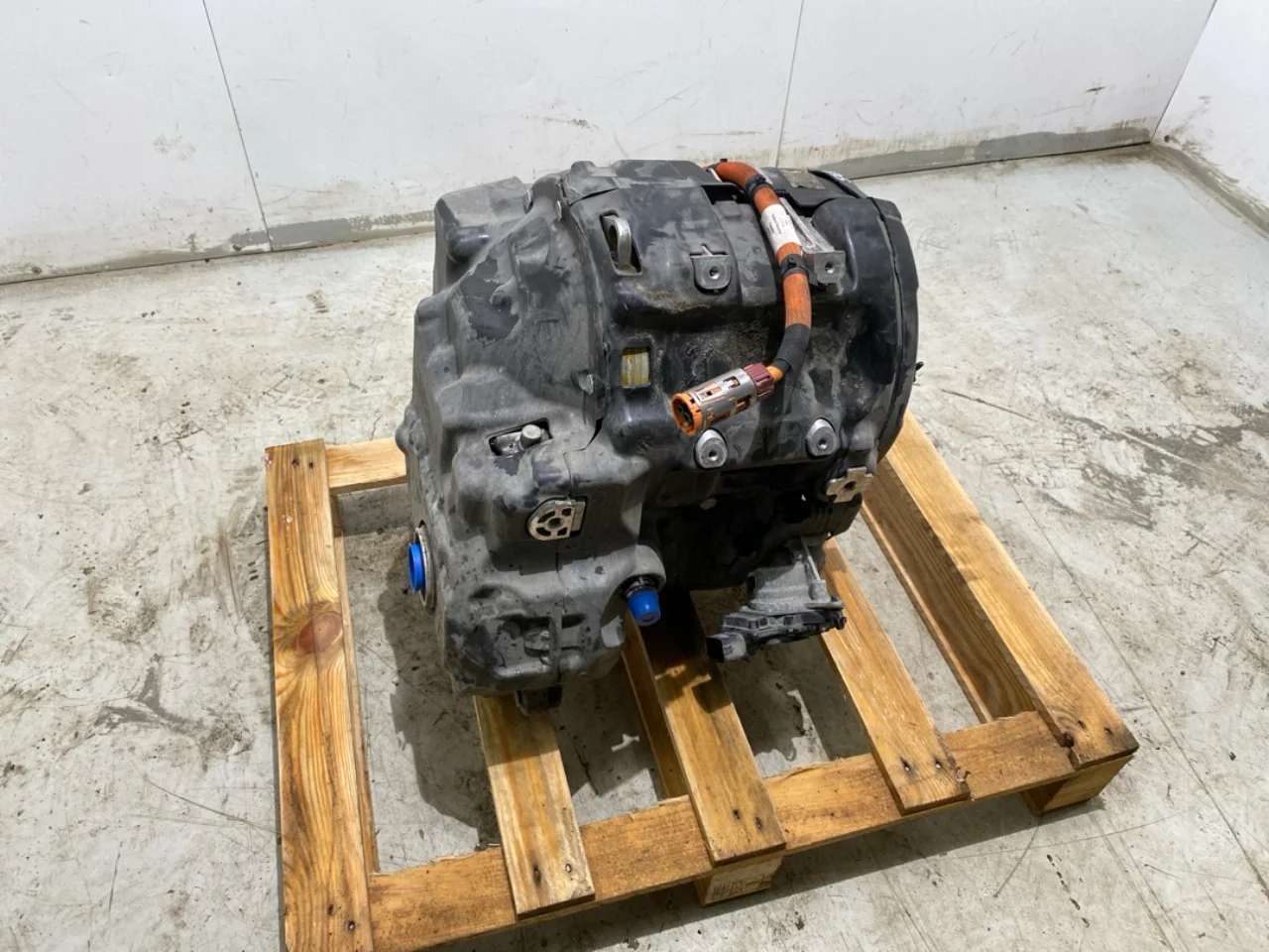 Mercedes EQE SUV X294 2022- Elektromos motor, első nézet 2