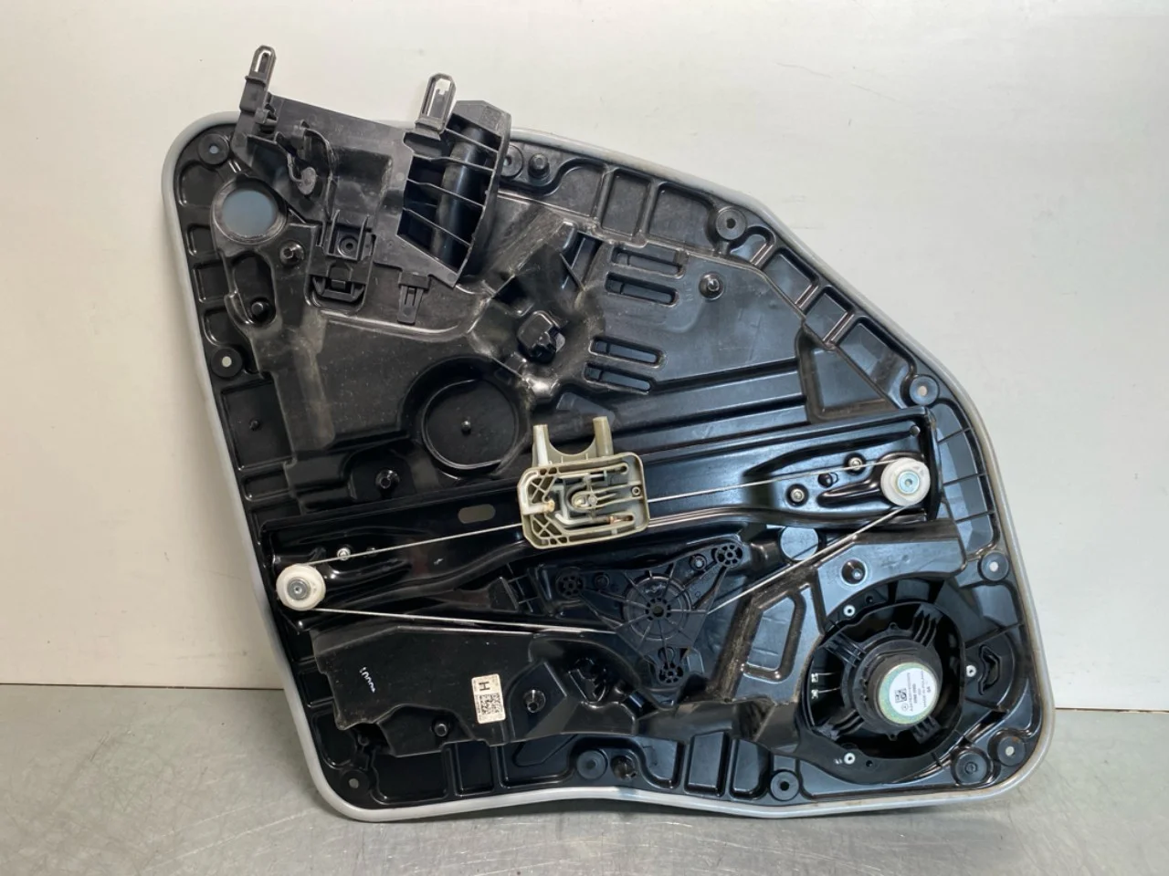 Mercedes EQA H243 2021- Electric window regulator, complete view 2