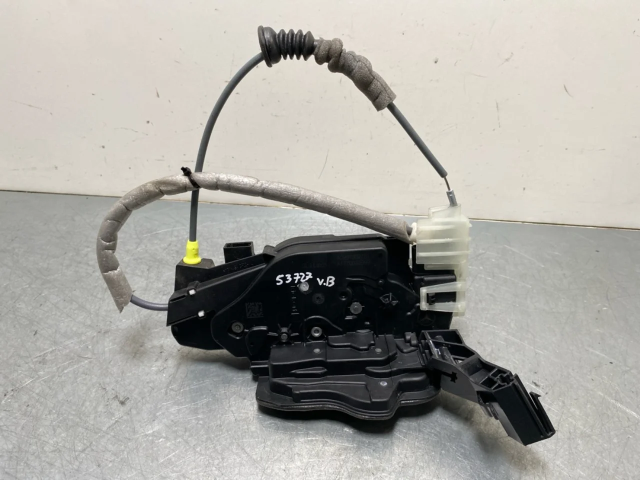 Mercedes EQA H243 2021- Ajtózár ház nézet 2
