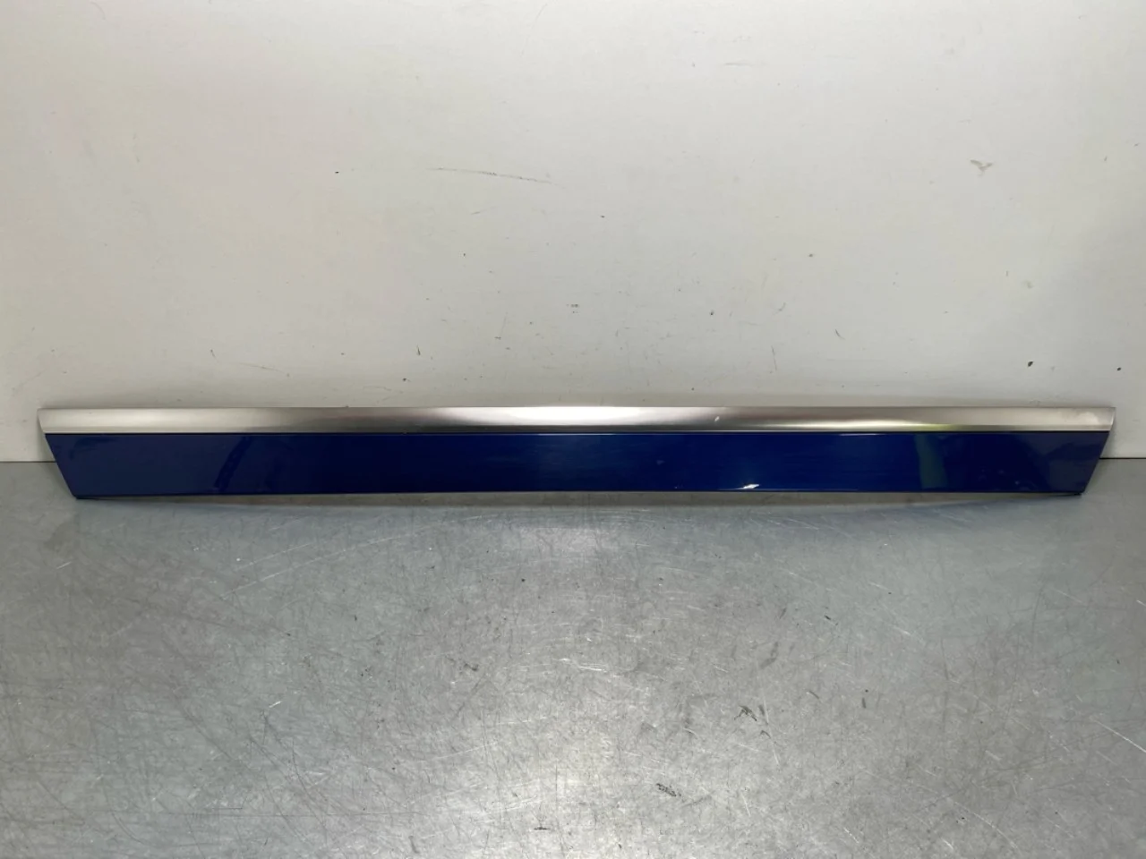 Kia EV6 2022- Trim molding, other view 2