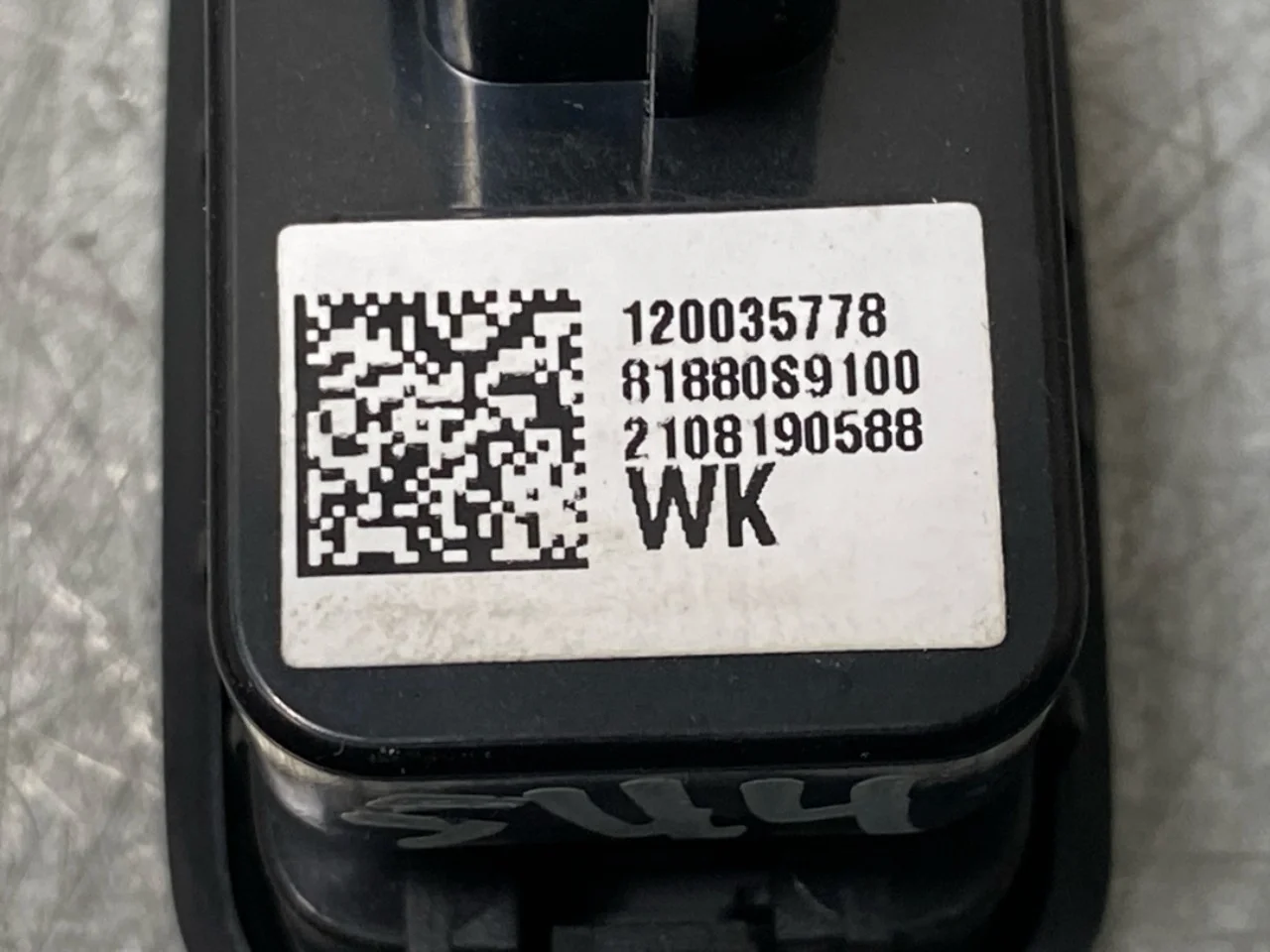 Kia EV6 2022- Tailgate switch view 4