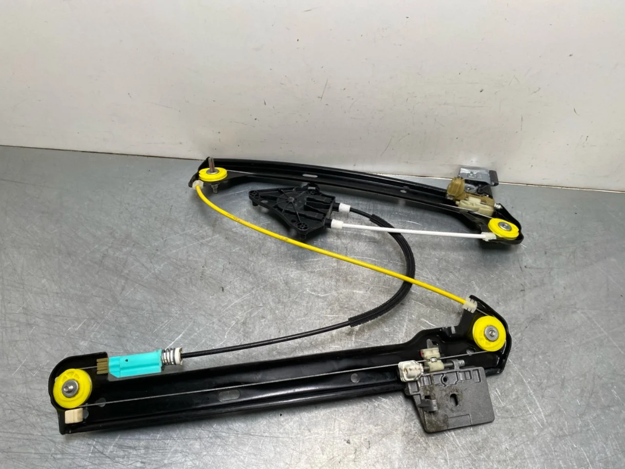 Mercedes EQS V297 2022- Electric window regulator, complete view 2