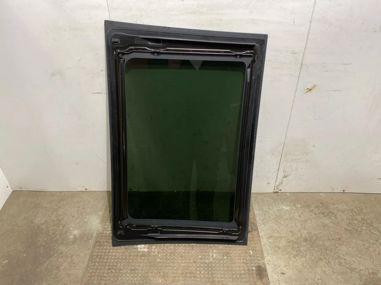 Mercedes EQS V297 2022- Sunroof view 2