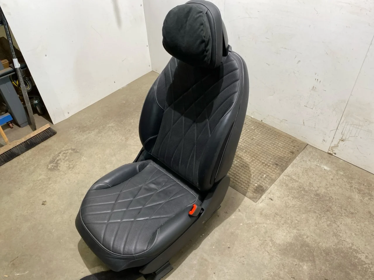 Mercedes EQS V297 2022- Ülés, első, jobb nézet 3