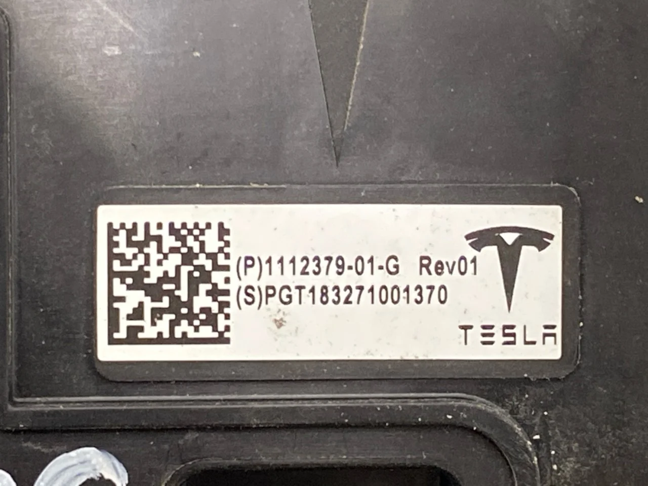Tesla MODEL X 2016- Biztosítékdoboz / elektromos központ nézet 3