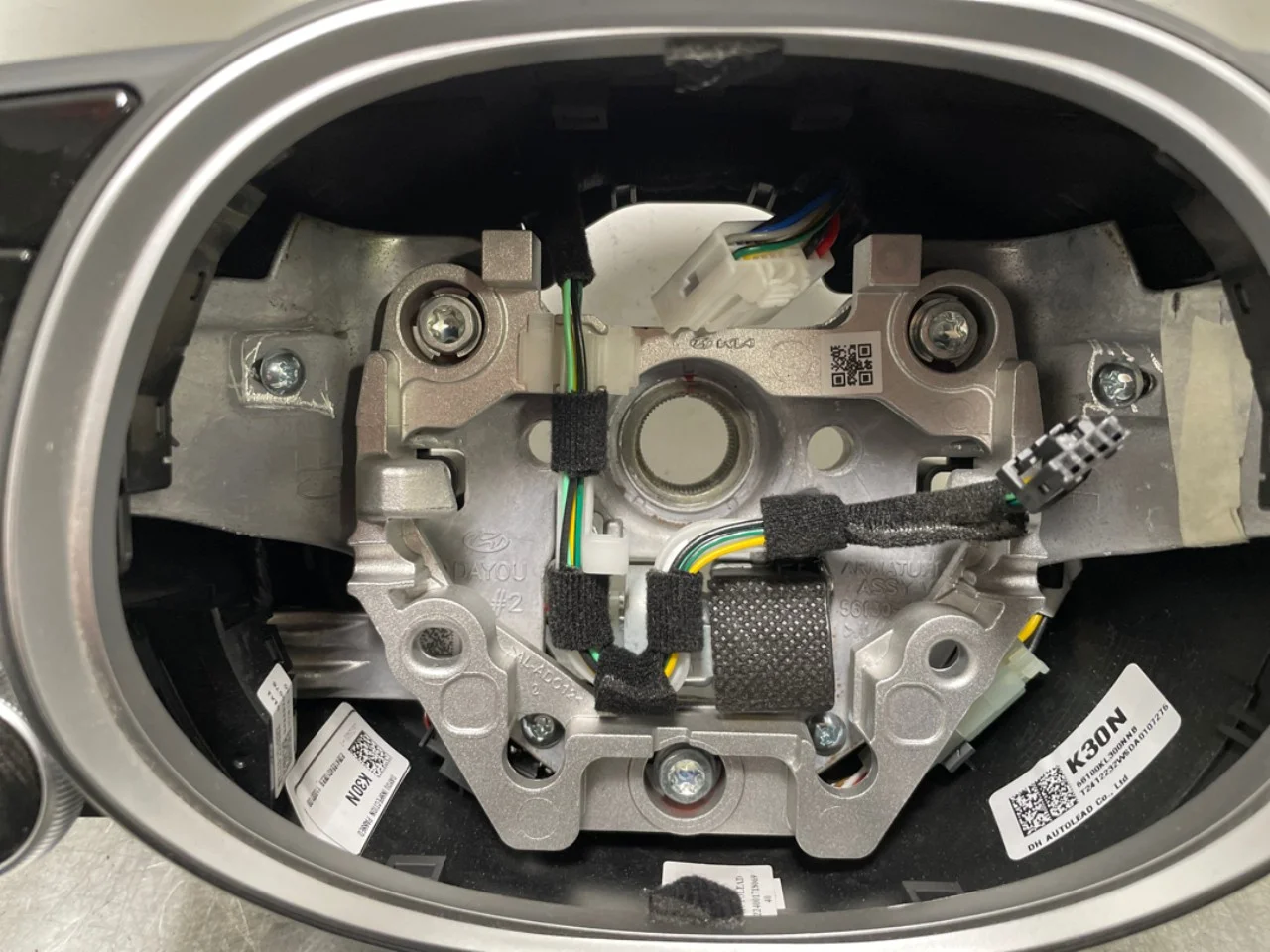 Hyundai IONIQ 6 CE 2023->> Steering wheel view 3