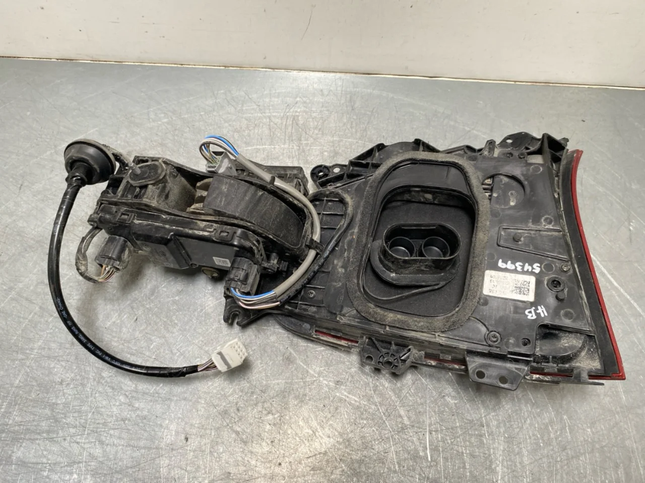 Kia EV6 2022- Capac port încărcare, electric / hibrid vedere 3
