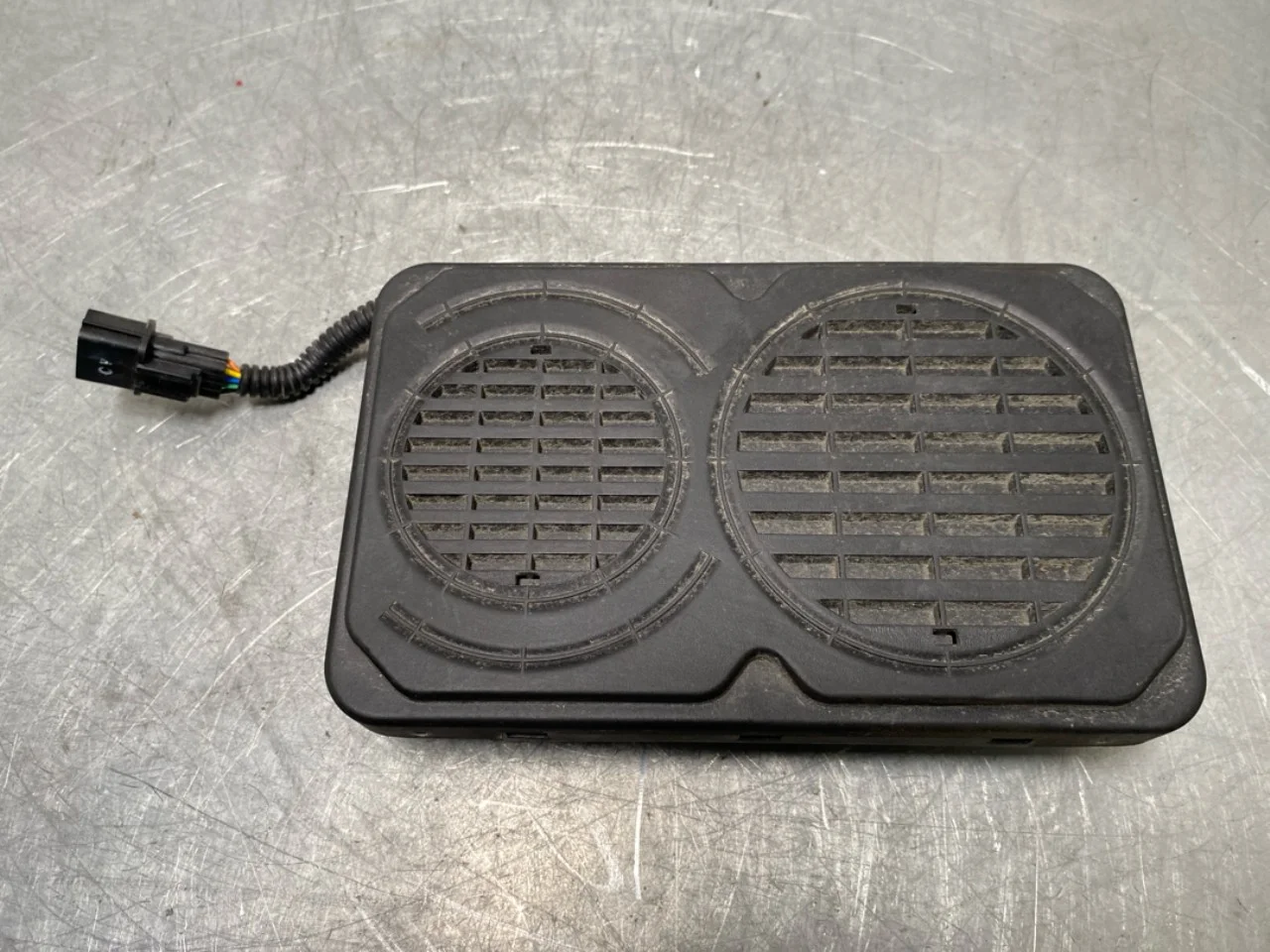 Kia EV6 2022- Difuzor sunet motor