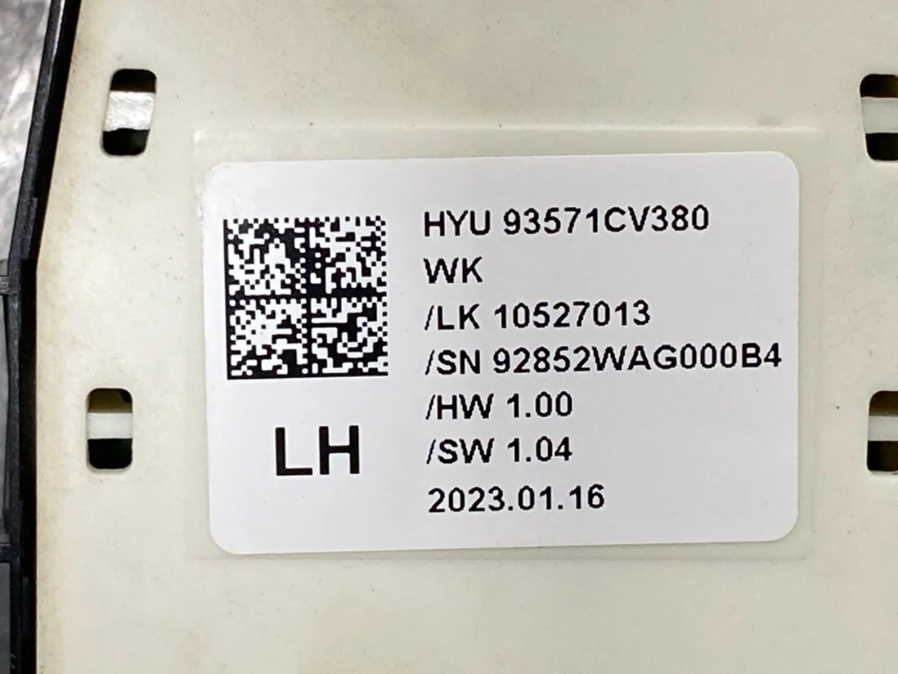 Kia EV6 2022- Window regulator switch view 3