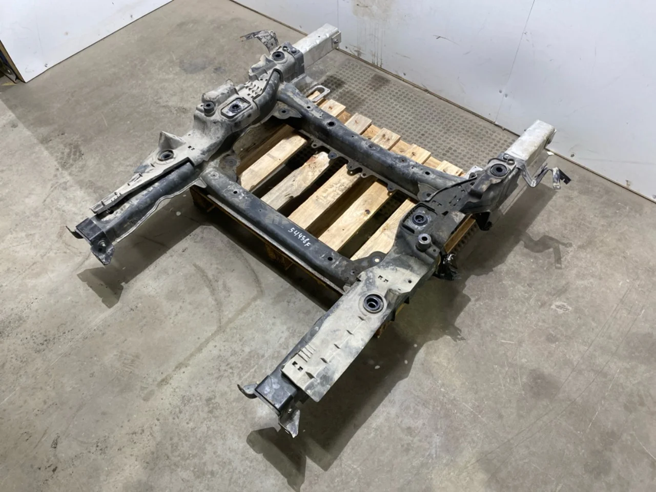 Mercedes EQS V297 2022- Front subframe view 3
