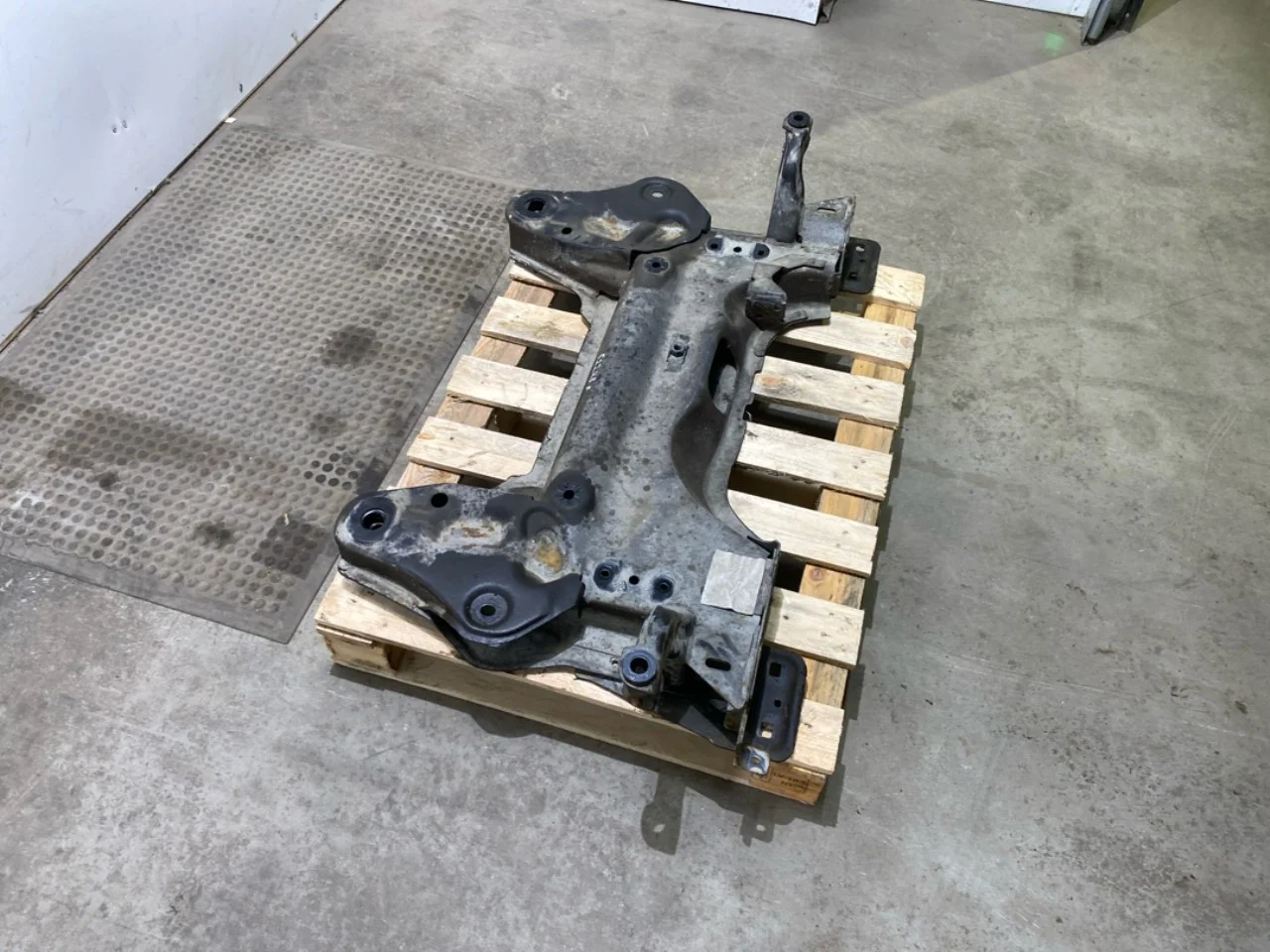 Opel / Vauxhall CORSA F 2020- Első futómű merevítő (gerenda) nézet 2