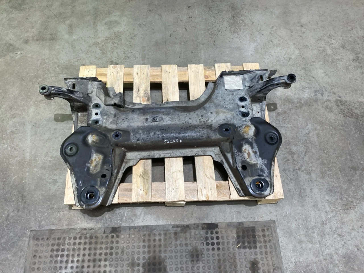Opel / Vauxhall CORSA F 2020- Első futómű merevítő (gerenda) nézet 4