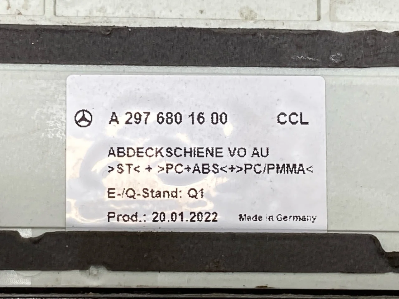 Mercedes EQS V297 2022- Trim molding, other view 3