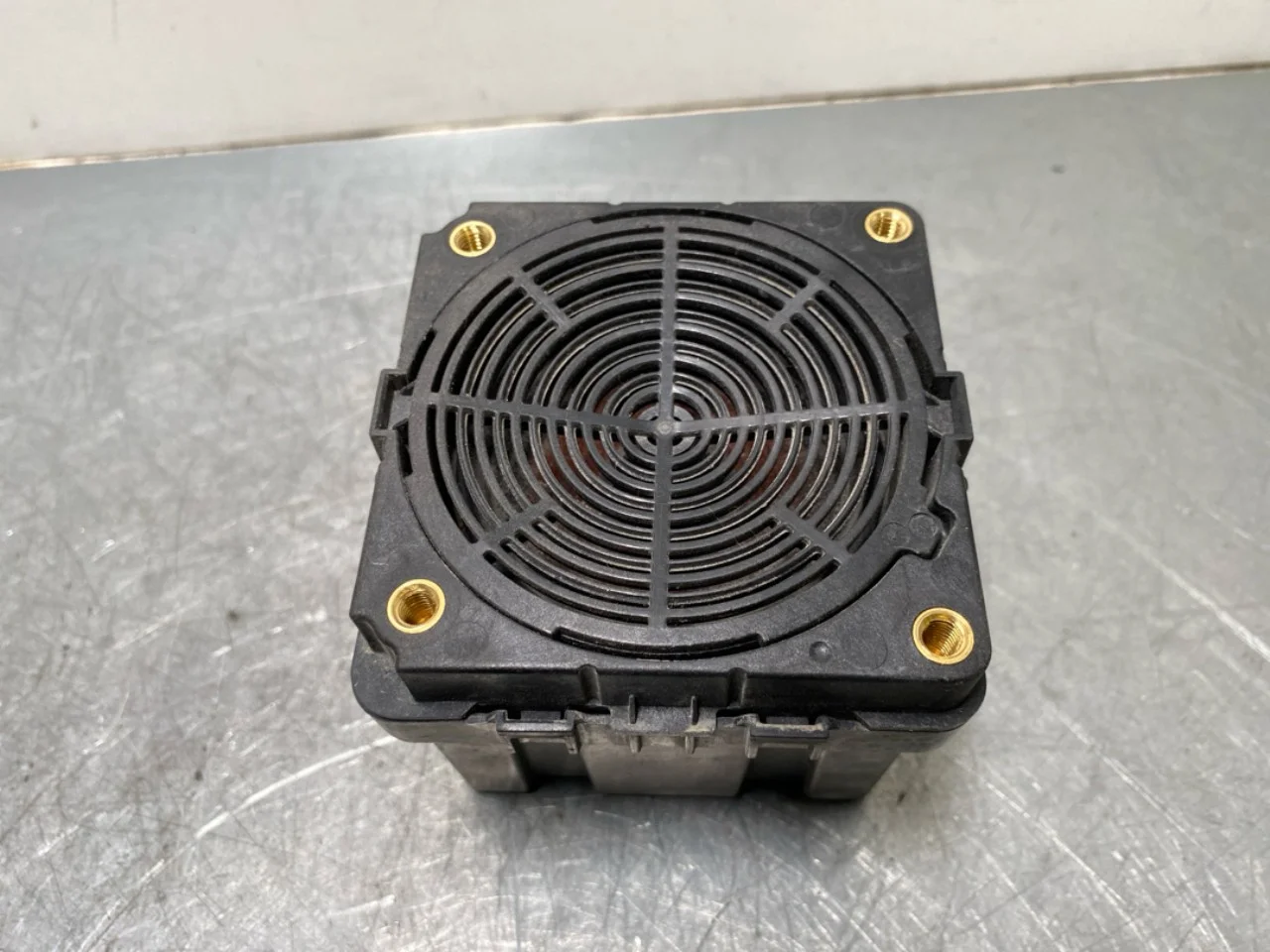 Mercedes EQS V297 2022- Difuzor sunet motor