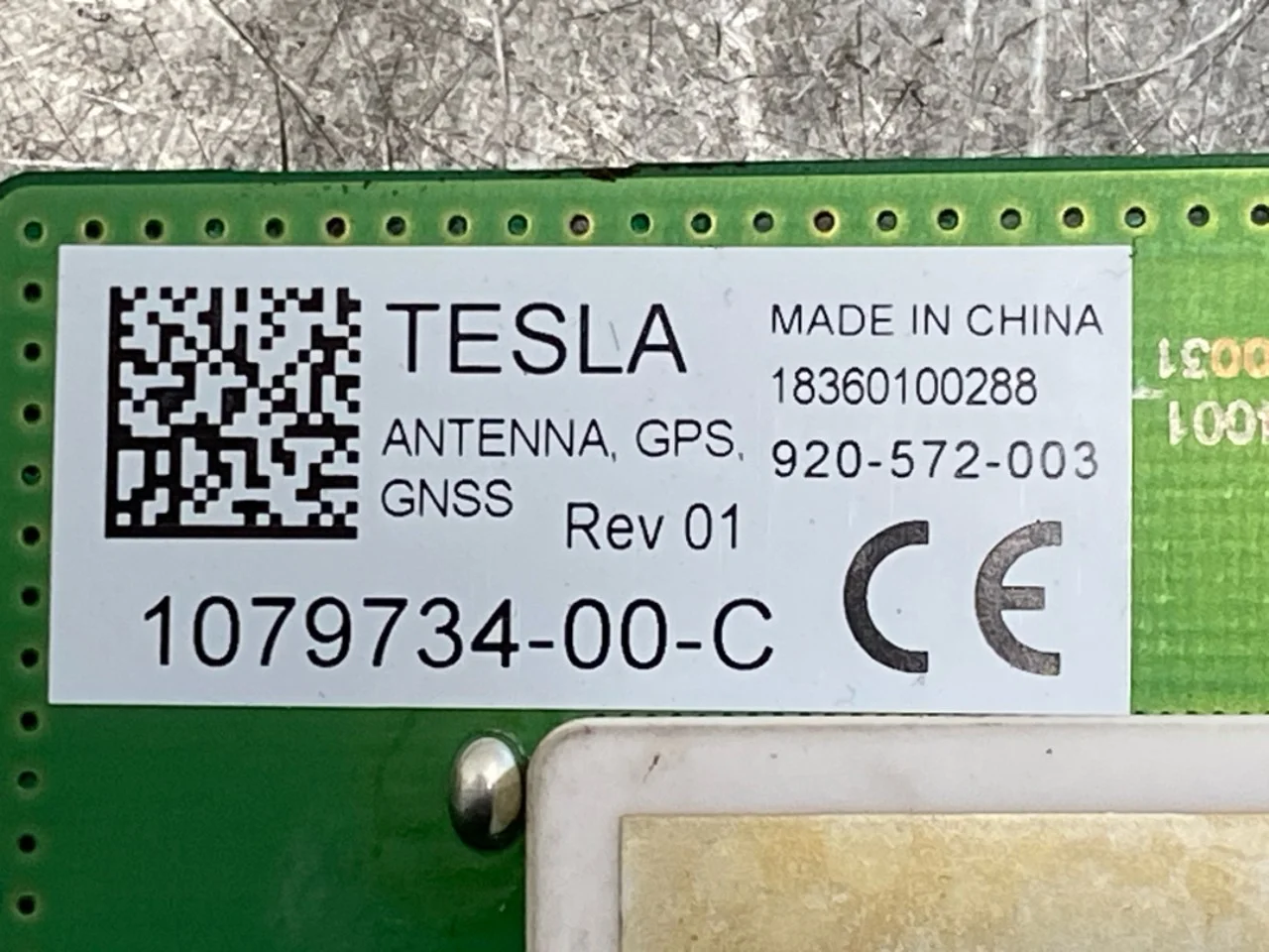 Tesla MODEL 3 2017--> Antennaerősítő nézet 3