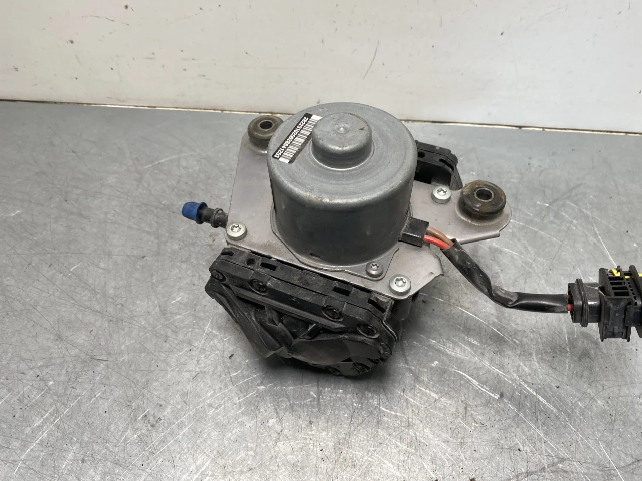 Mercedes B 180-200 W246/W242 2012-19 Vacuum pump view 2