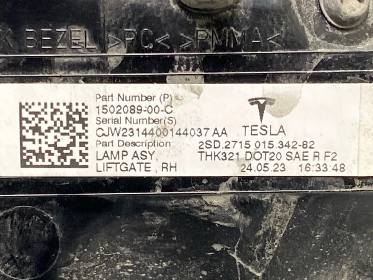 Tesla MODEL Y 2021- Hátsó lámpa, jobb, csomagtérajtón (belső) nézet 3