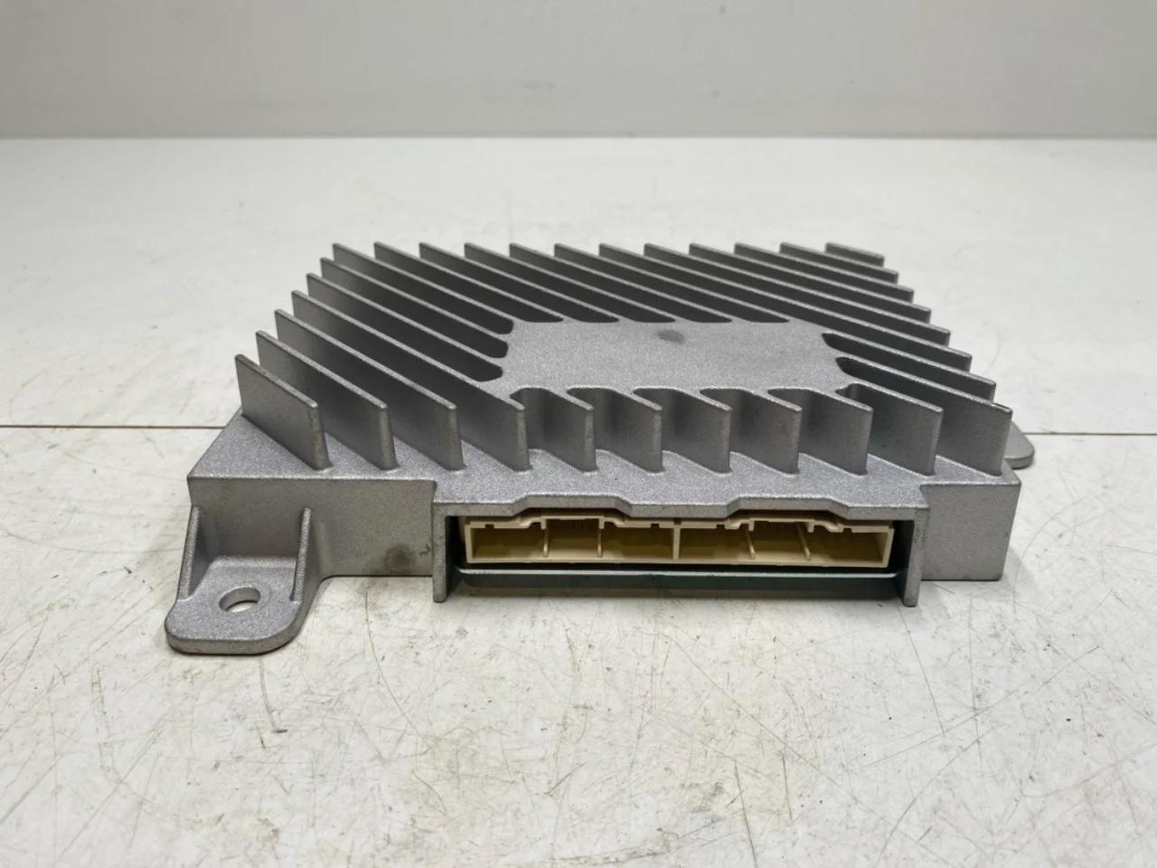 Radio / hi-fi amplifier view 2