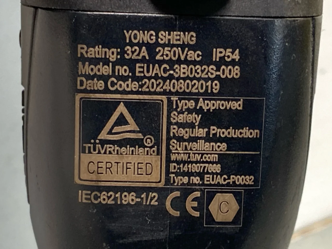 Mercedes B 180-200 W246/W242 2012-19 Battery charger view 3