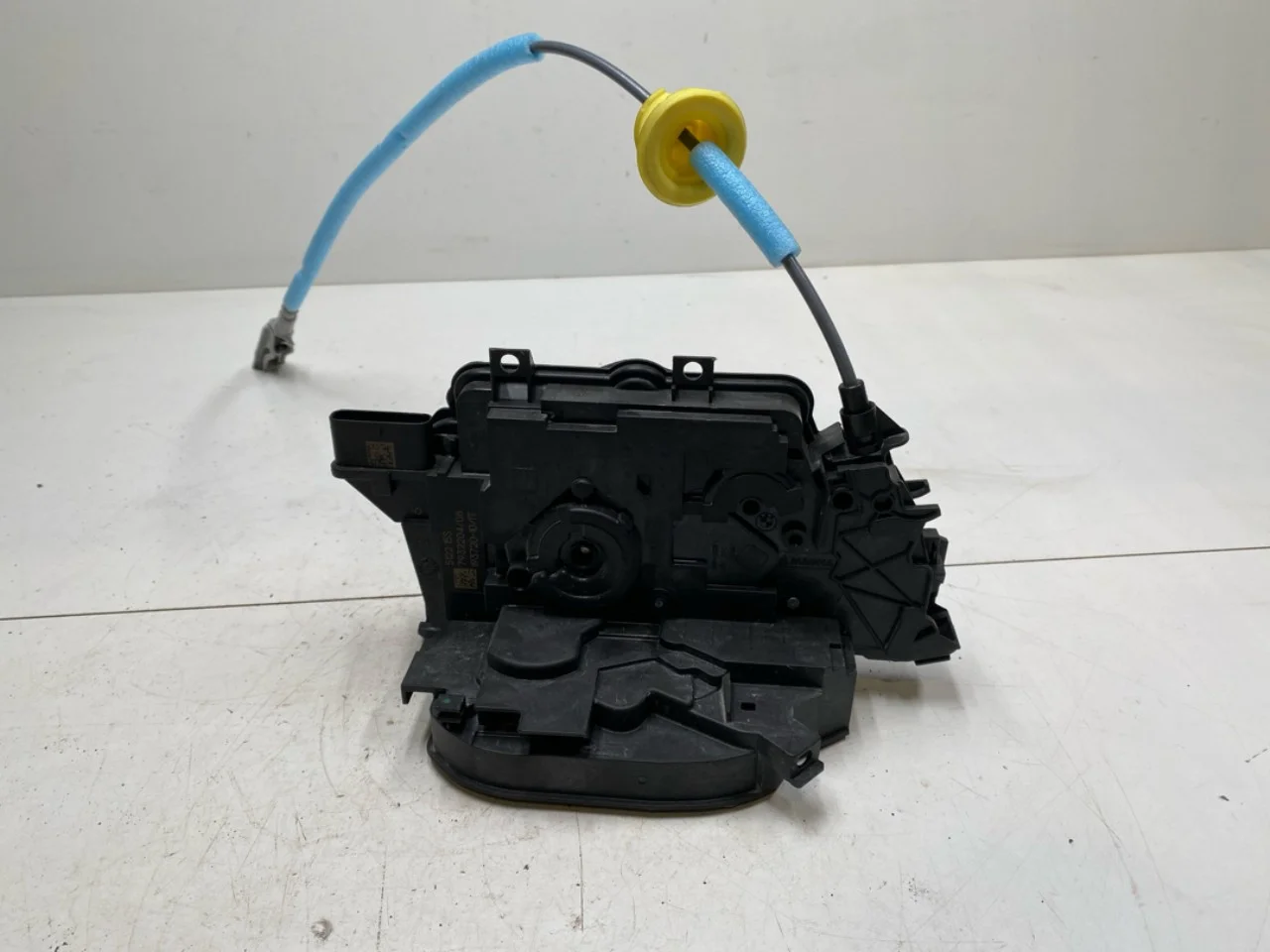 BMW IX 2022- Door lock housing
