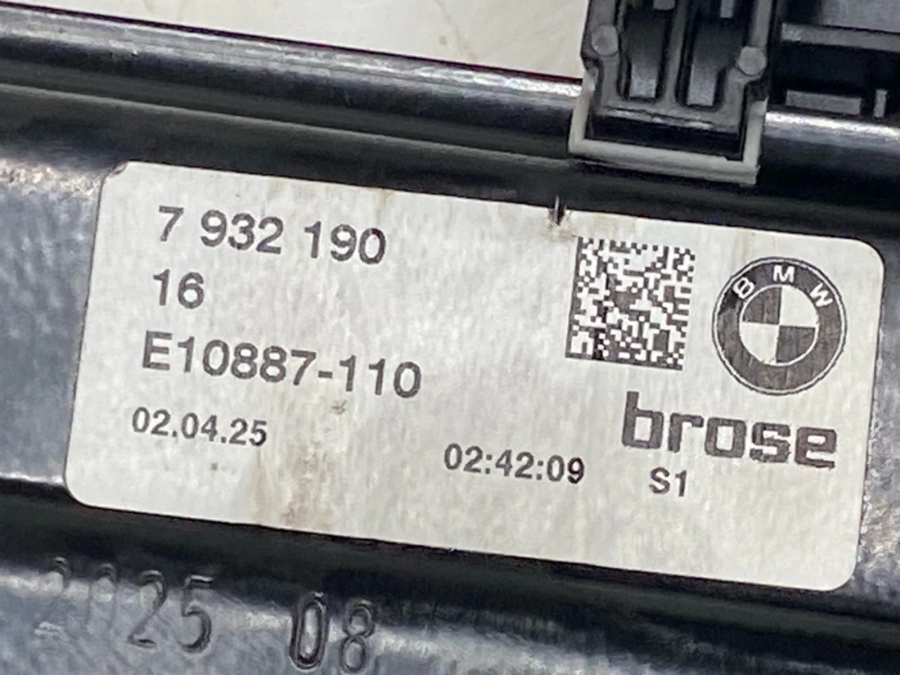 BMW IX 2022- Elektromos ablakemelő, komplett nézet 3