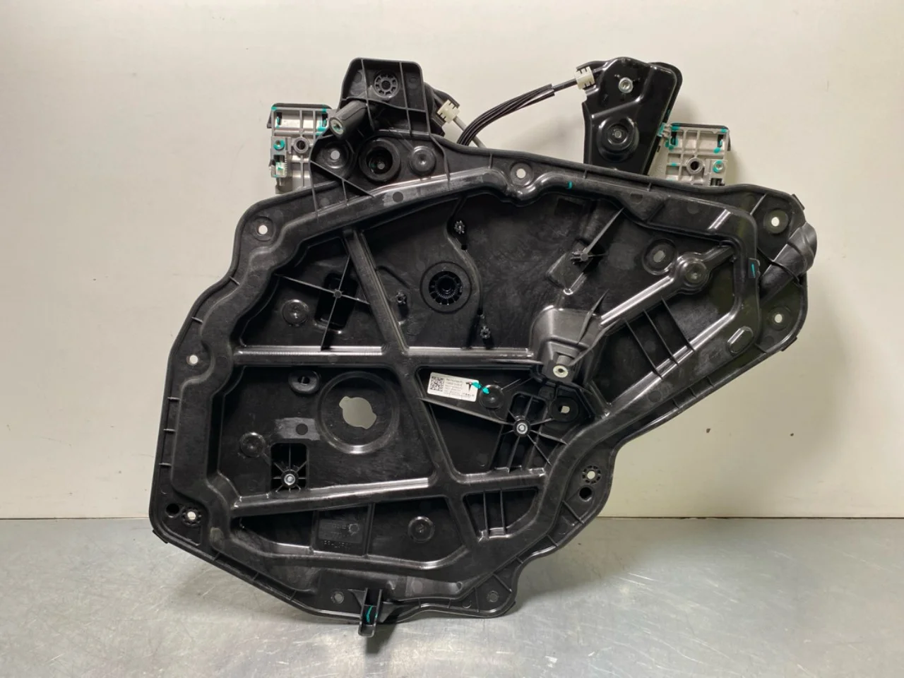 Tesla MODEL Y 2021- Macara geam electrică, completă vedere 2
