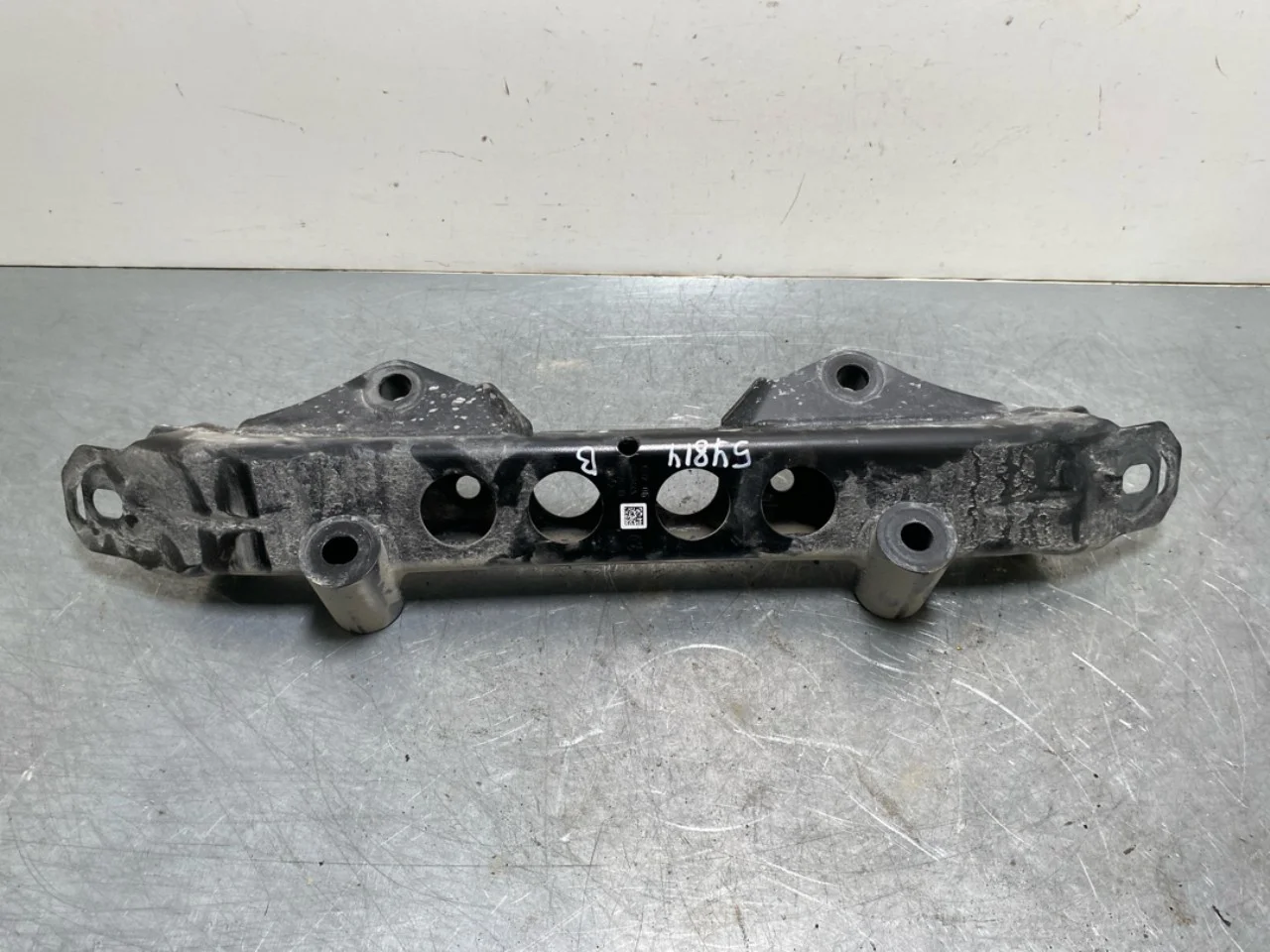 BMW IX 2022- Hátsó híd kereszttartó / segédkeret