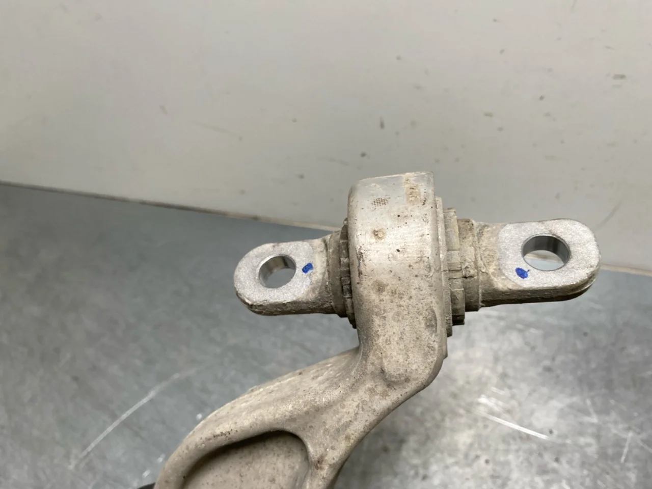 BMW IX 2022- Braț suspensie, dreapta spate vedere 4