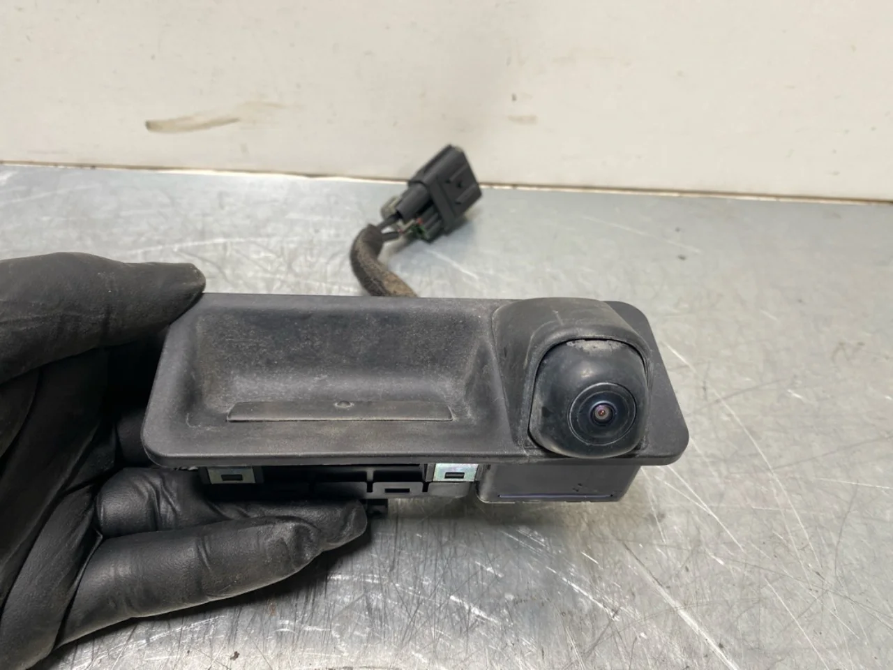 Hyundai KONA 2023- Tailgate exterior handle view 2